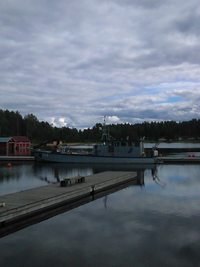 m/s AHTi 219 kuljettaa ja risteilee